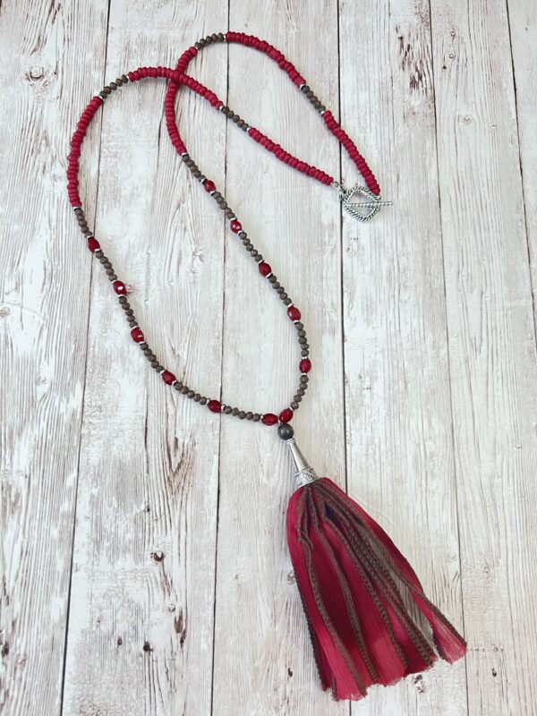 Red and Brown Glass Fiber Tassel Necklace