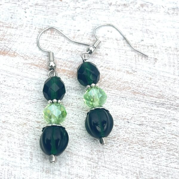 Triple Strand Green Agate Chip and Glass Bracelet & Earrings Set