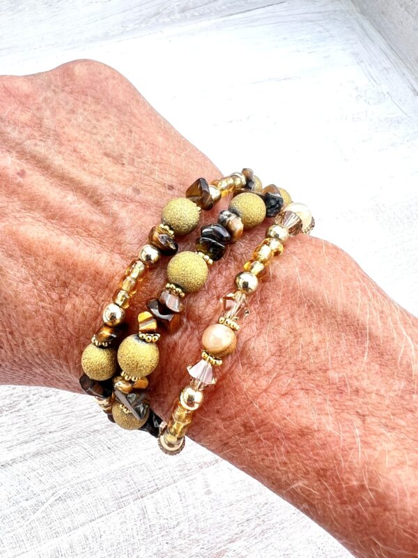 Semiprecious Tiger's Eye Chips, Persian Jade, Gold Frosted and Beige Glass Multi-Strand Bracelet & Earrings Set