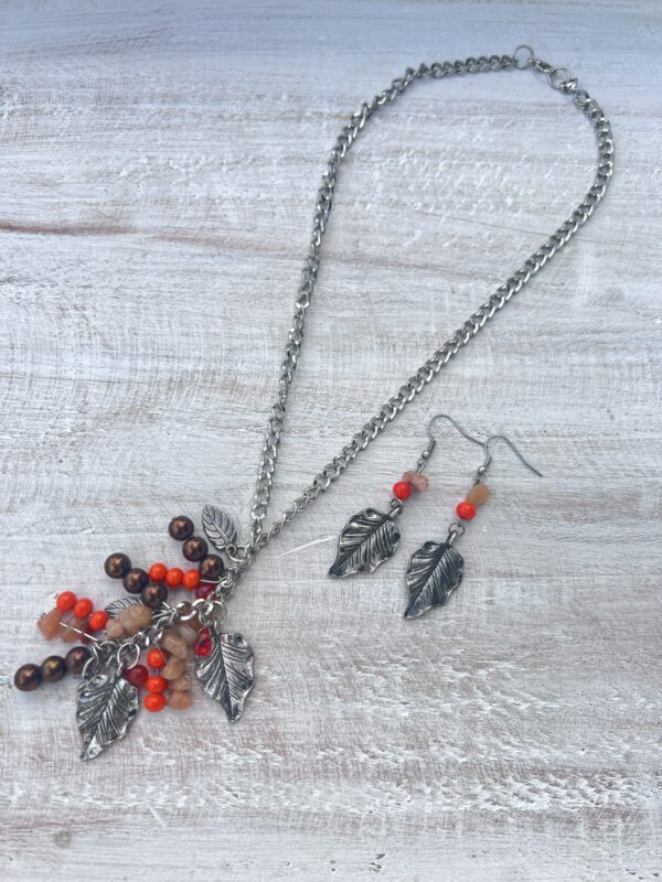 El Oto Necklace & Earrings